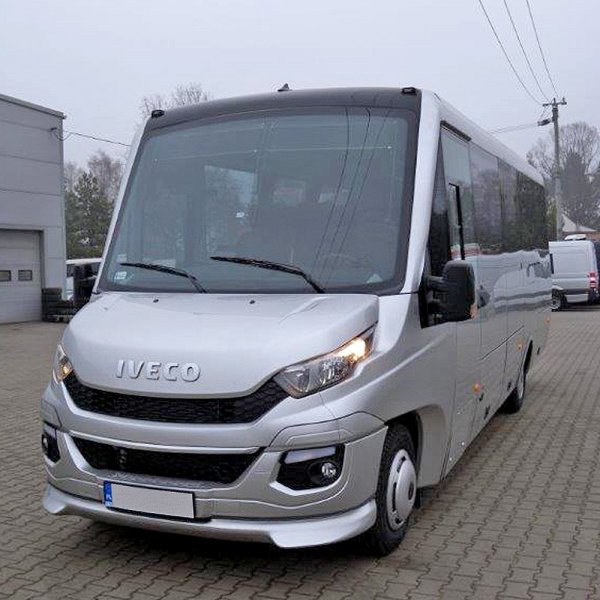 autokar na wynajem warszawa iveco